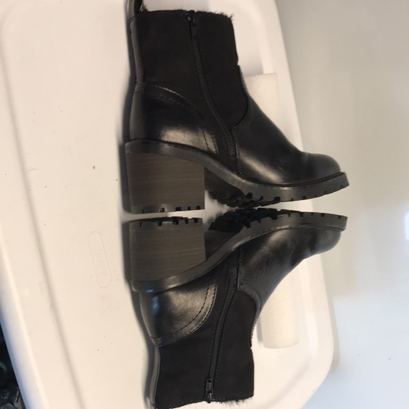 Universal Thread Black Mar-La Faux Fur Ankle Boots - Picture 4 of 8